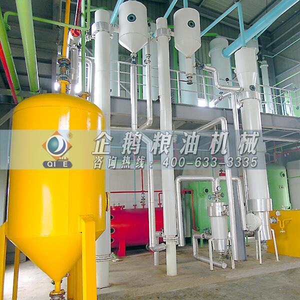 花生餅浸出設(shè)備廠家,企鵝設(shè)備好用不貴(圖1) 花生油浸出設(shè)備